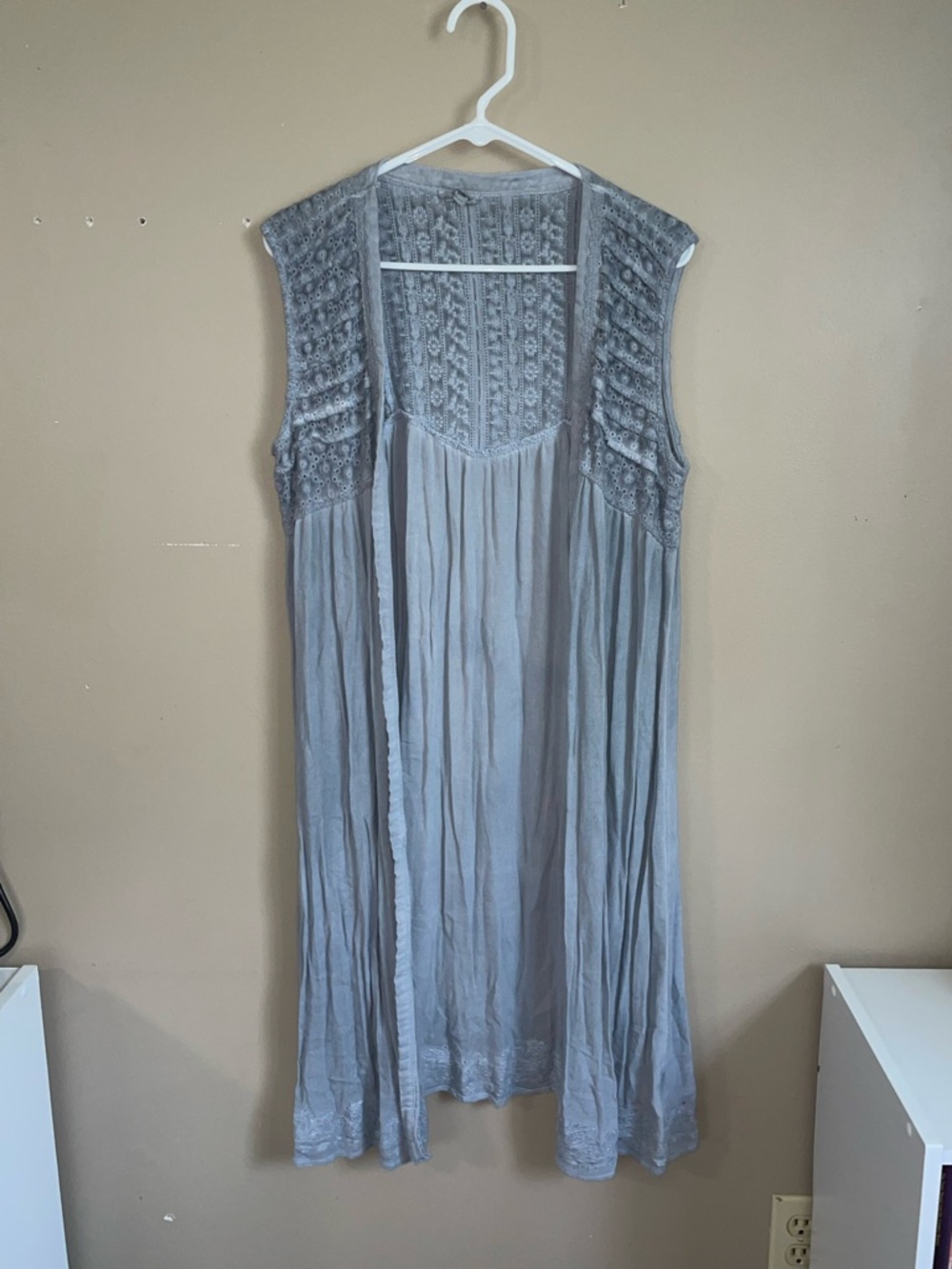 POL gray longline lace bohemian minimalist lightweight sleeveless vest size L